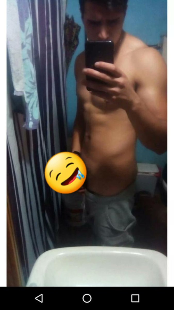 aaaaaandy2024's tweet photo. A 6 mil pesos 🤤
Con una amiga logramos sacarle el pack a este carabinero del norte de chile 🤤 🤑  (10 videos y 5 fotos) material ultra caliente + regalitos extras 🔥🤫🤤 

Más info al dm o WhatsApp +56992587517 https://t.co/p4FsziBnw2
