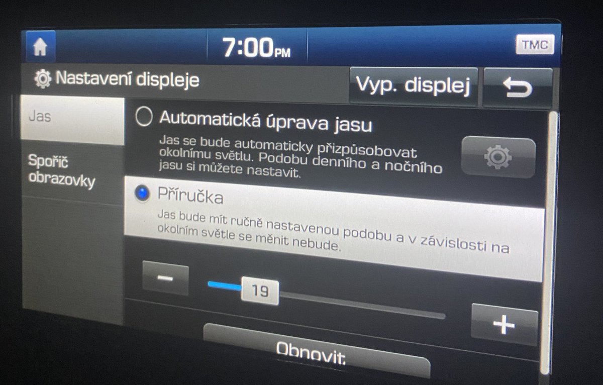 HorseKey's tweet photo. Nastavení jasu v autě jako Příručka? Chybně přeložené Manual. Podle ostatních textů to na automatický překlad nevypadá. Spíš jde o překlad bez kontextu. https://t.co/xMc2s2vpic
