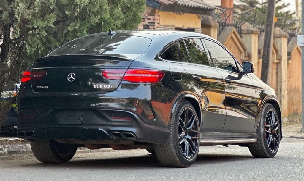 DaggashAutos's tweet photo. FOREIGN USED MERCEDES BENZ BMW M540i/X6 2023 MODEL SUPER FULLEST OPTION WITH ORIGINAL DUTY GOING FOR 136M, ABUJA…#DaggashAutos 
Call; 09078783000 https://t.co/KGhlqMsAUd