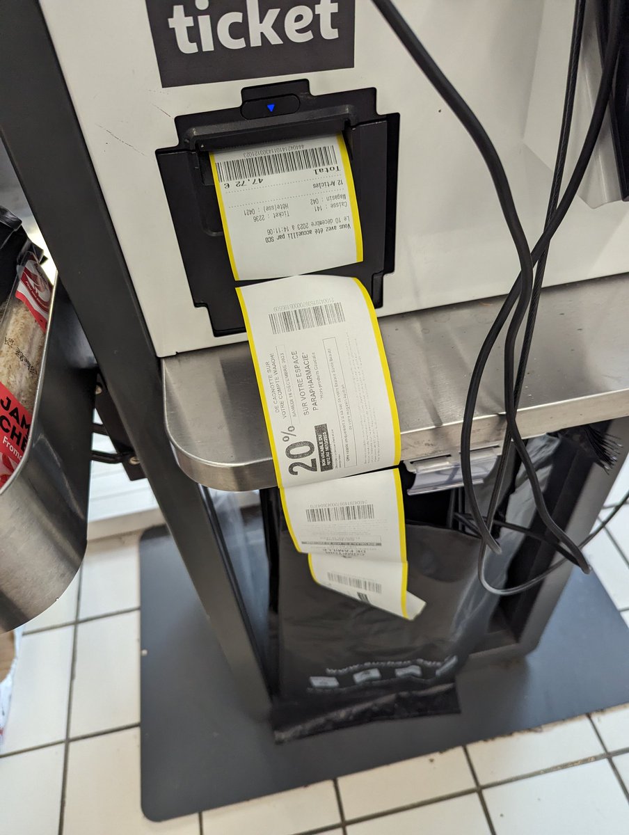 EdgarKalou's tweet photo. @AUCHAN_France
La caisse : "Voulez vous imprimer vos tickets ?"
Moi "Non"
La caisse : https://t.co/dTTLuO7kGd