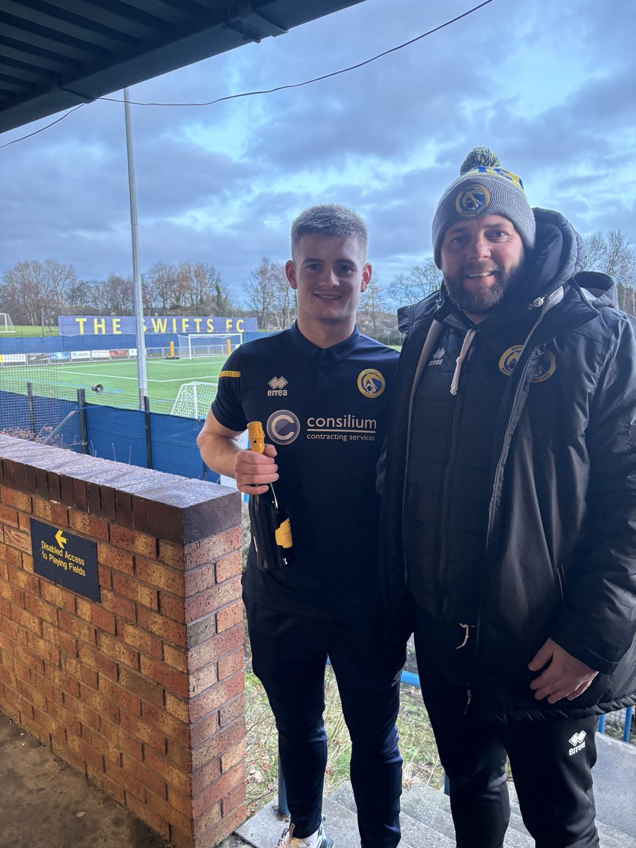 💙 Celebrating a milestone moment 💛

Huge congrats to Michael Paterson for his 100th appearance for the Swifts. 

The first Swift to do so 🙌

A true legend on and off the field and more importantly a top guy 💛💙 

#SwiftsCenturion 
#MichaelPaterson 
#MilestoneMoment