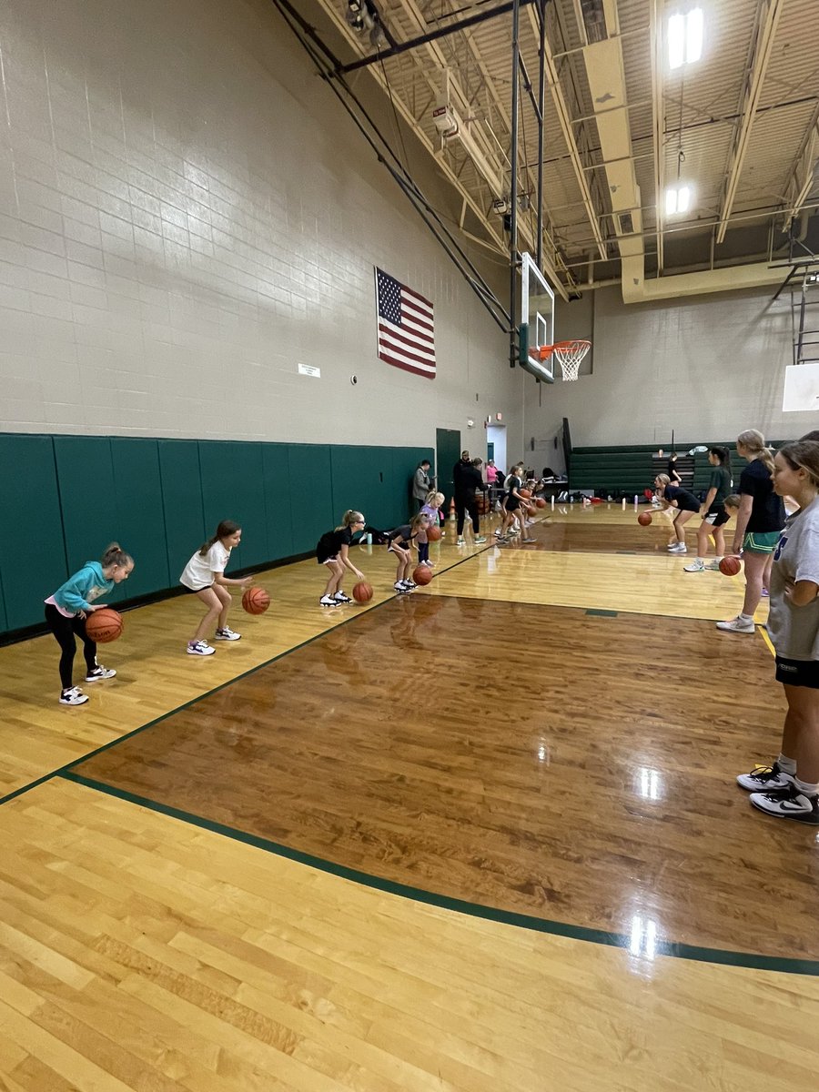 GWladyWoodmenbball tweet media