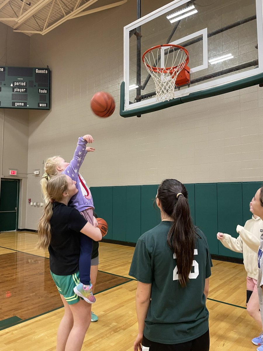 GWladyWoodmenbball tweet media