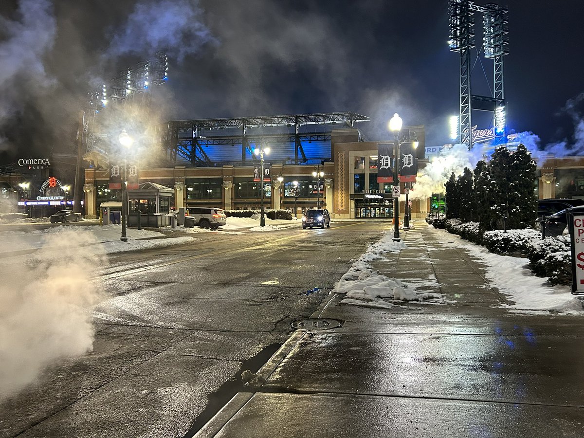 elishaanderson's tweet photo. There’s so much blue in downtown Detroit. It’s worth a visit to see all the Lions love. https://t.co/7dyGDD8EjT