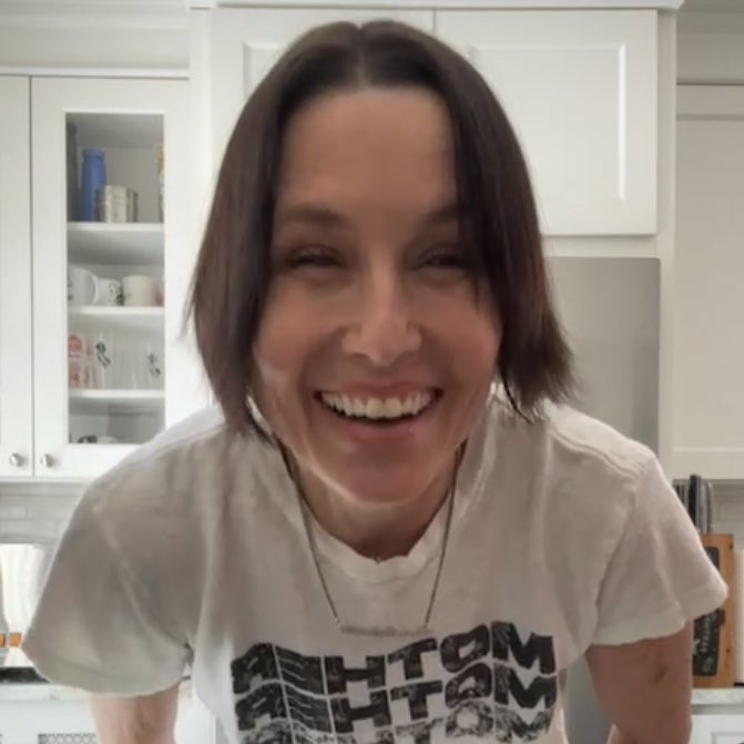 BIDERVERSE's tweet photo. SHAWNEE IS WEARING A SHIRT THAT SAYS MOTHER BC EVERYONE ON TIKTOK IS CALLING HER MOTHER HELPP https://t.co/Sq31Mk51BD