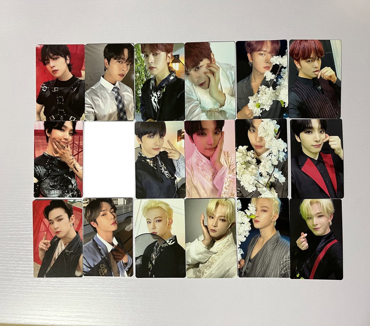 daeri_pala's tweet photo. 원어스 ��카 양도합니다

애플뮤직 디어마이뮤즈 디마뮤 메이크스타
멕스타 원더월 에버라인 비젠트

앨범 포카 장당 - 0.2
대량가능

오픈 카톡으로 문의주세요

원어스 ONEUS 서호 이도 건학 건희 환웅 시온 동주 포토카드 포카 미공포 양도 분철 https://t.co/R1hkv5CBGy
