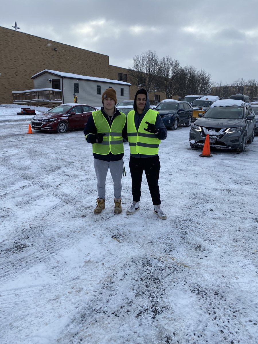 Jth_fromcle's tweet image. We also had two of our guys go serve others this morning at a local church by directing traffic and passing out food. I love that I get to help and coach servant minded athletes who truly care about giving back! 

#InvaderStrong