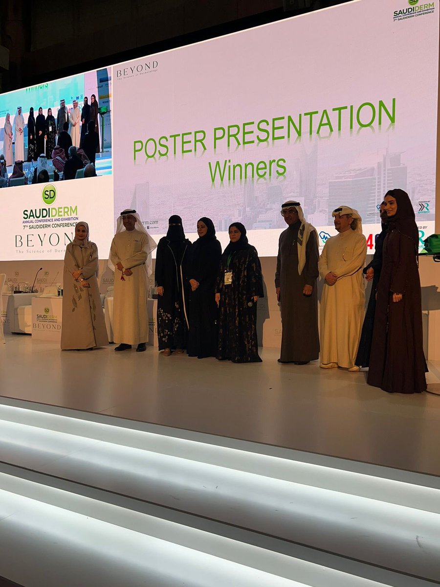 RaghadMH_'s tweet image. بفضل الله حصلت على المركز الثاني🥈✨
في منافسة الملصقات البحثية، كل الشكر للفريق البحثي و لأساتذتنا على دعمهم وجهودهم المستمرة  #Saudiderm24 
@AnnualSAUDIDERM