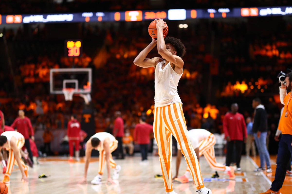 tennessee basketball pregame dunk