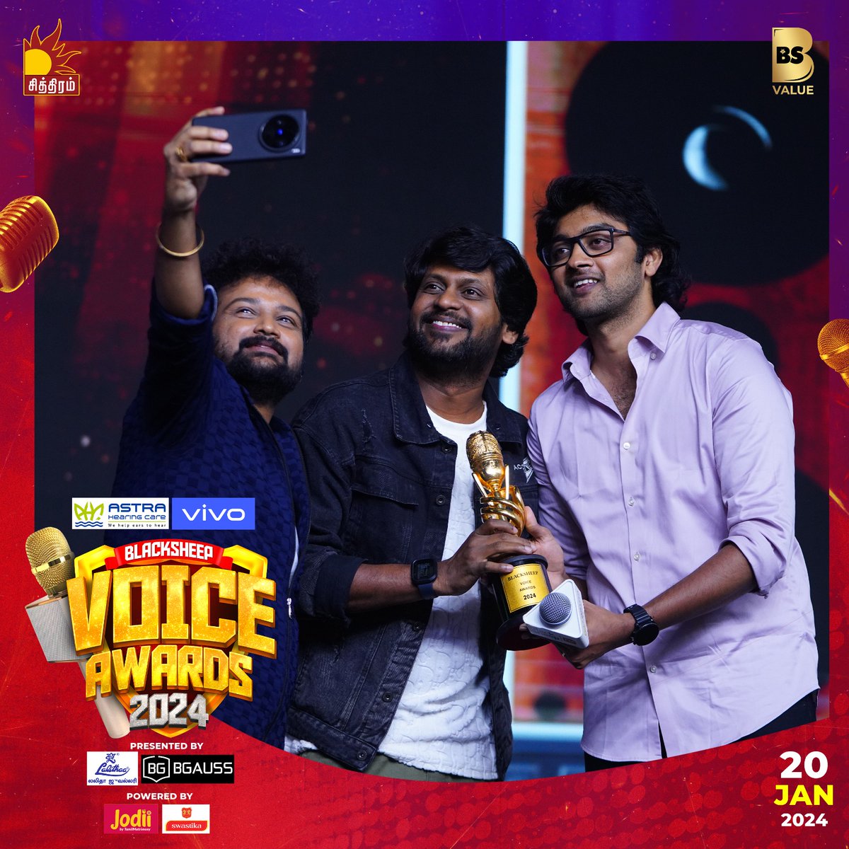 chithiramtv's tweet photo. Selfie Moment..! 📷.
Title Sponsor : #AstraHearingCare #Vivo
Presented by : #LalithaaJewellery #BGauss
Powered By : #Jodii #Swastika.
.
#BlacksheepVoiceAwards2024 #blacksheepvoiceawards #Blacksheep #bsvalue #vivo #selfie #blacksheepstudios #chithiramtv https://t.co/qDubbYaOPB