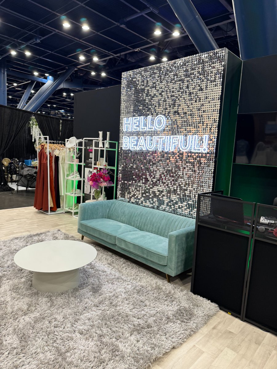 Calling all Houston brides + party goers! 📣

Come join us for the Bridal Extravaganza, happening all weekend long. 

When: January 20th 11:00am-5:00pm CST &amp; January 21st 12:00pm-5:00pm CST
Where: George R. Brown Convention Center in Houston, TX

Hope to see you there! 👰