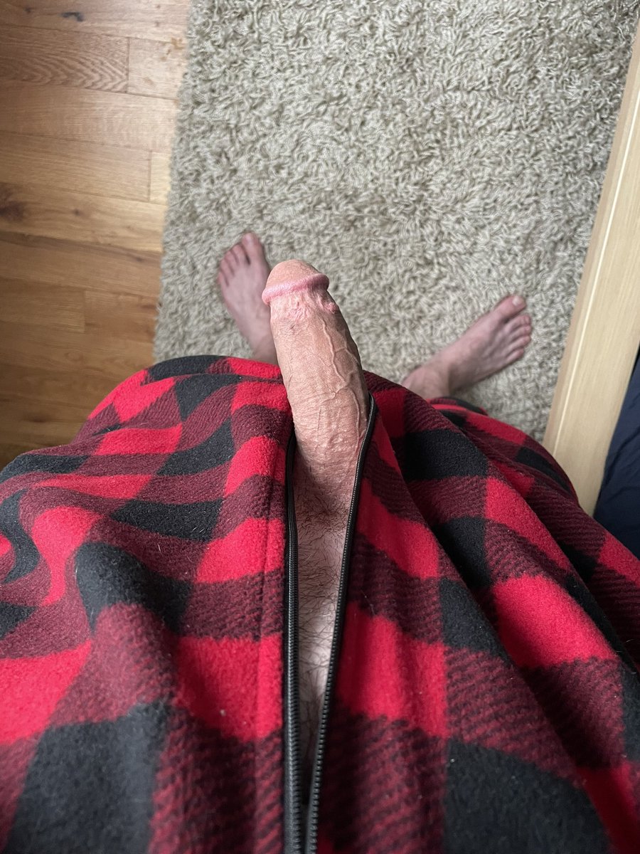 IrishGuyMI's tweet photo. It’s cold 🥶 out there … need to wrap up warm today https://t.co/8GBupL5n9H