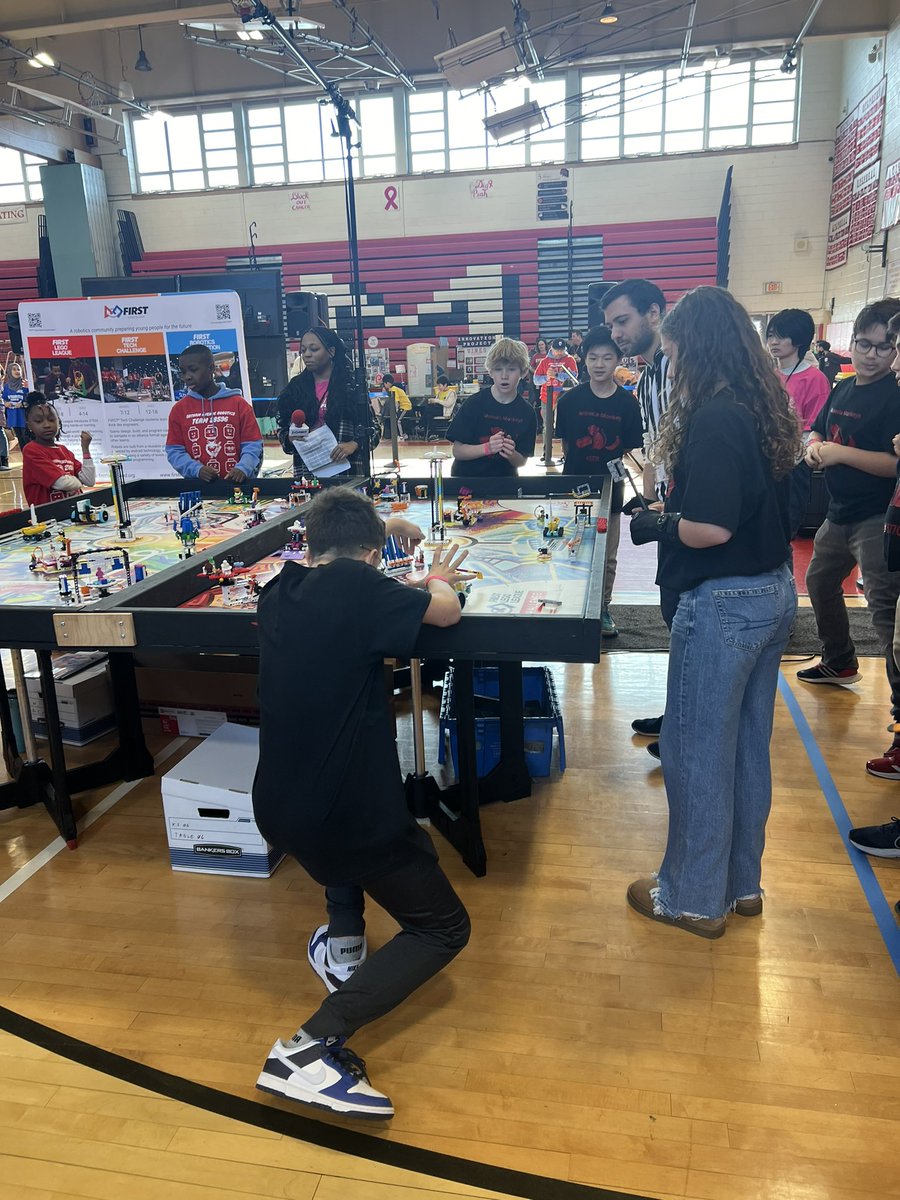 MineolaUFSD's tweet photo. 🤖THE MINEOLA MONKEYS ARE MOVING ON🤖 

Today our Middle School learners qualified to the Championship Round in their FLL Competition today for Robotics‼️ From here they will compete for the Championship in March at Hicksville HS! We are so #MineolaProud of you guys‼️🤖🐵 https://t.co/nPDEEhhHnp