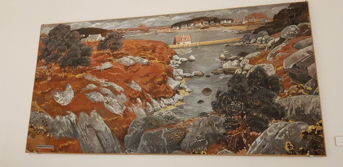 Leniddepie's tweet photo. @CollecURennes @RennesUniv Je kiffe Méheut bien sûr, mais les toiles GÉANTES de paysages torturés d'Yvonne Jean-Haffen m'ont scotchée. Bravo Yvonne, superstar du pinceau ❤ J'espère que vous la sentez bien la Bretagne, là ! Y a l'odeur des embruns ! https://t.co/jgv2EOVluO