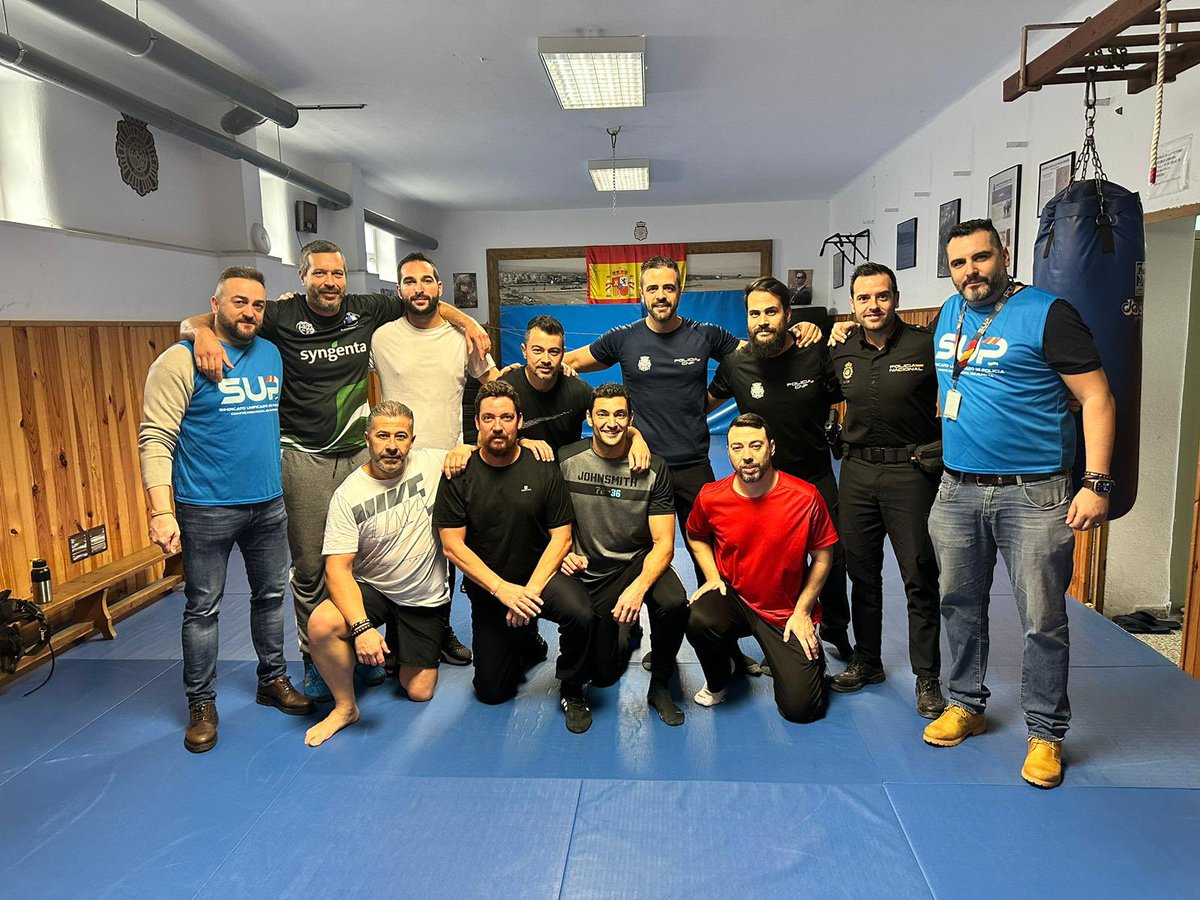 SupAlmeria's tweet photo. Curso defensa policial organizado @SupAlmeria todo un éxito. @Sup_Policia @supandalucia @sup_formacion @AlmeriaPostureo @J_CNP @policia https://t.co/ZGDJgqAoK1