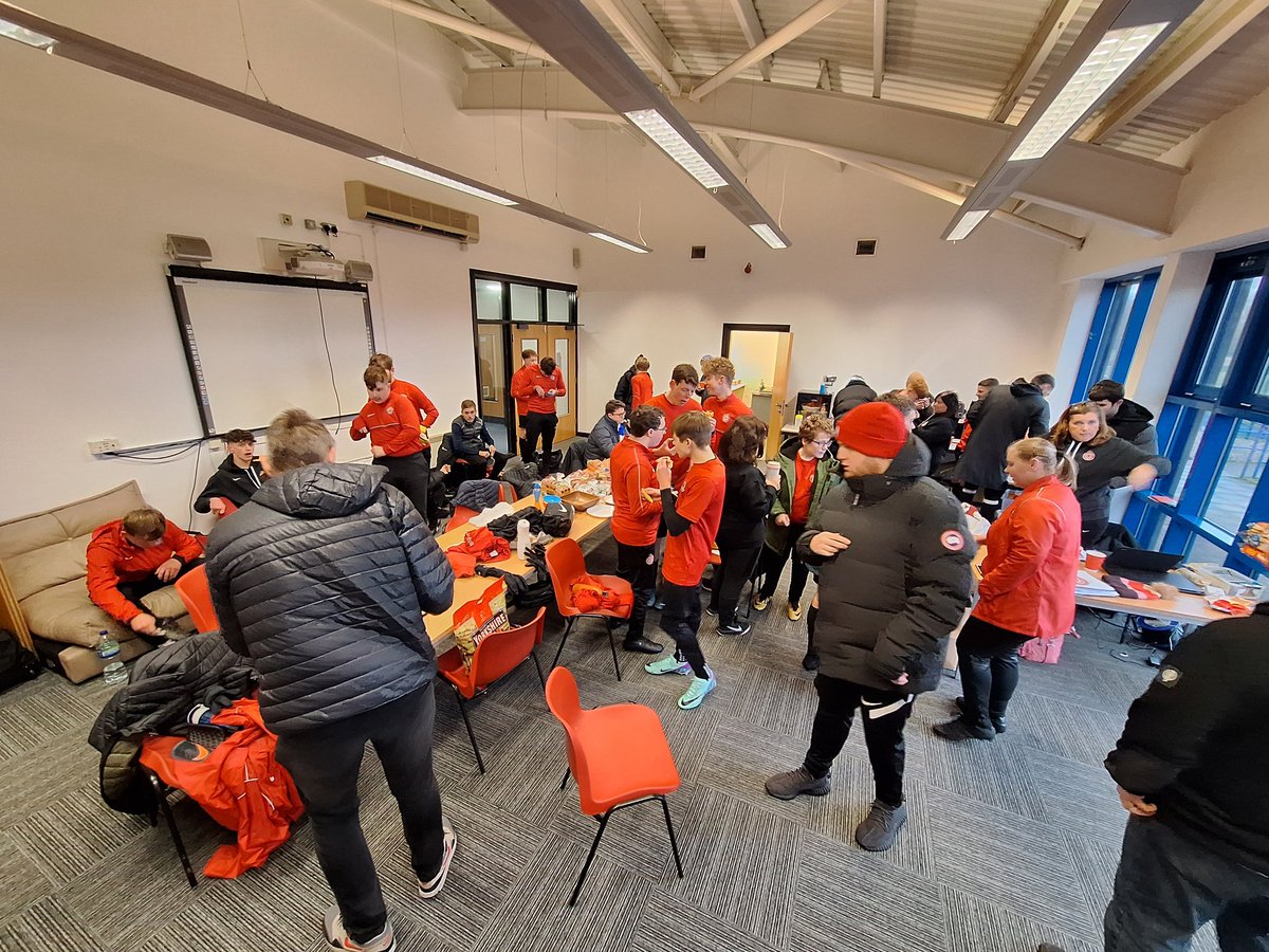 CP_United_FC's tweet photo. Breakfast club was a busy one today!! โ๏ธ๐๐๐ฅฏ ๐ซ๐ต๐
Thank you @Warburtons for your continued support
#TeaandToast #Coffeeandcrumpets
#Community https://t.co/seTUqLL6YT