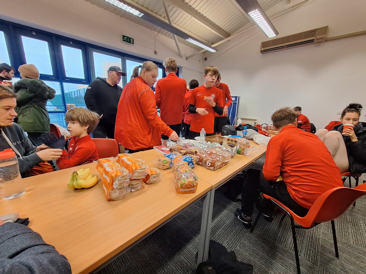 CP_United_FC's tweet photo. Breakfast club was a busy one today!! โ๏ธ๐๐๐ฅฏ ๐ซ๐ต๐
Thank you @Warburtons for your continued support
#TeaandToast #Coffeeandcrumpets
#Community https://t.co/seTUqLL6YT
