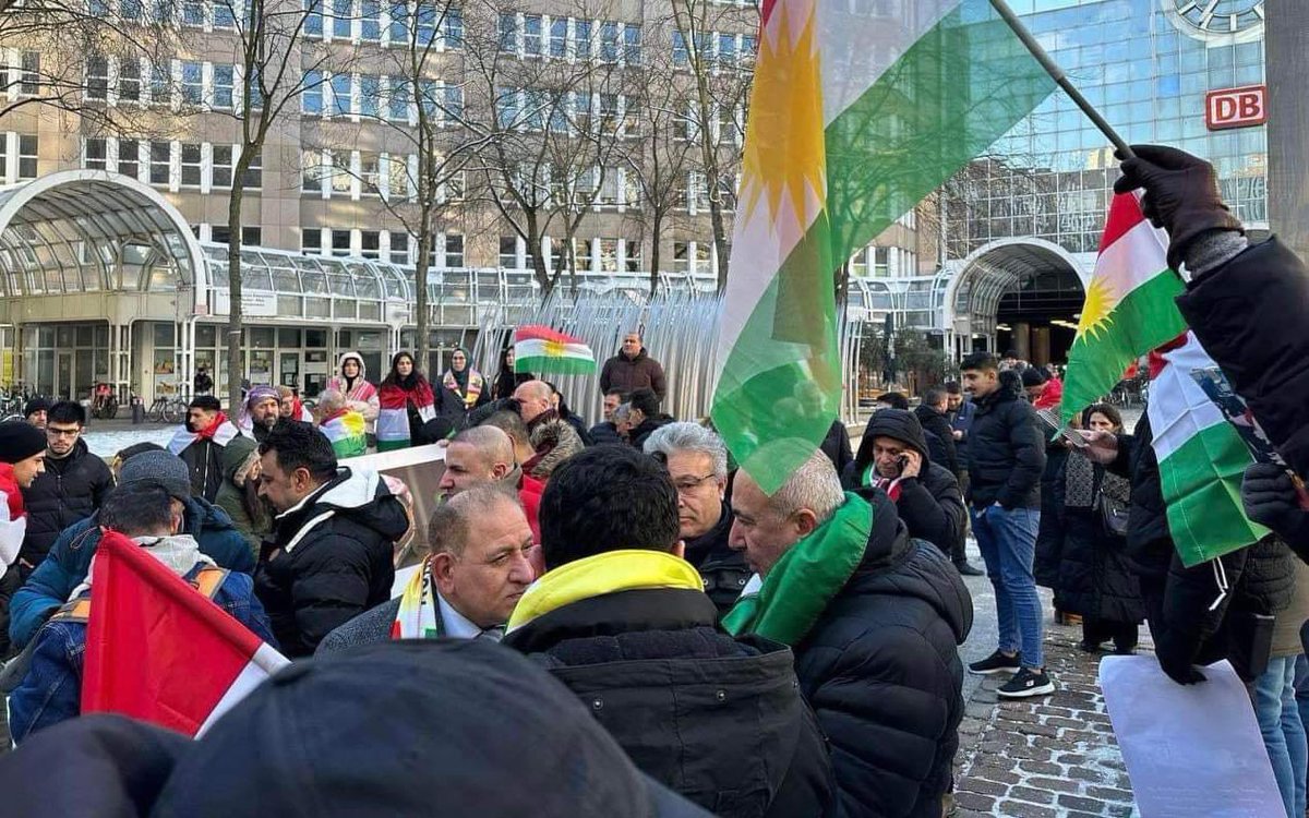 SarwanBarzani_'s tweet photo. In pictures…
#Kurdish Diaspora demonstrates in several European countries against Iranian attacks on Erbil.
#ErbilAttacks #مرگ_بر_ایران https://t.co/WxSh1z3Dpv