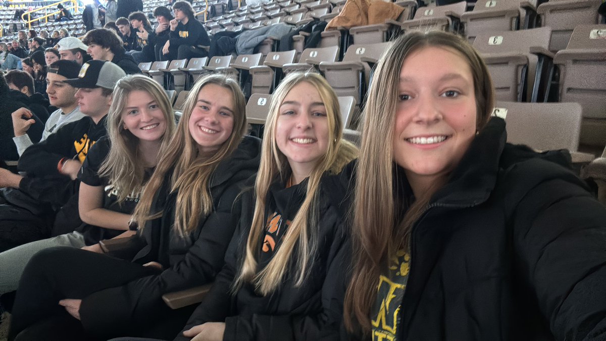 abagail73385336's tweet photo. first game!!!! #fightforiowa https://t.co/Y79ya8Tgz2