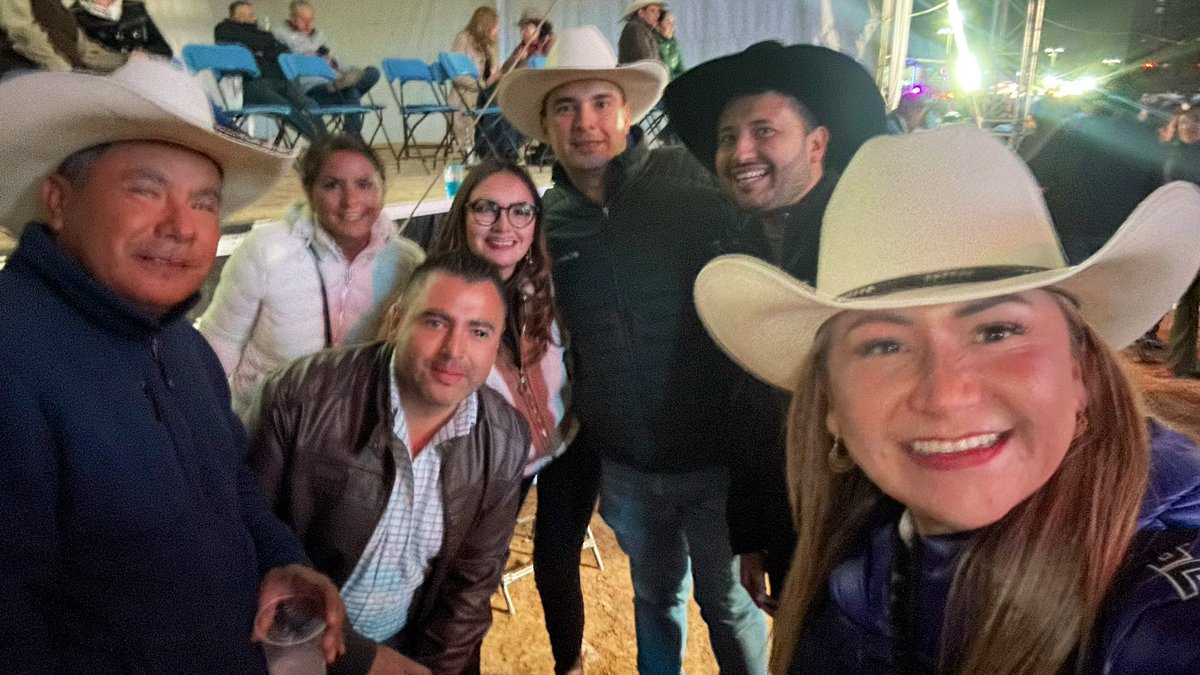 SoniaRocha1qro's tweet photo. “Feria Ezequiel Montes Carne y Vino 2024”, gran presentación del #Recodo, felicidades presidenta Lupita Perez Montes. #FeriaEzequielMontesCarneyVino2024 #CercanaYDeTuLado #DiputadaFederal https://t.co/KkOQCYZH8Z