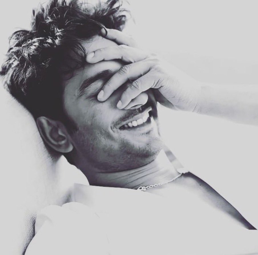 Its_Zeusss's tweet photo. Happiest birthday to the one I loved, love and will forever love the most. Hugs from here to the sky Sush, LOVE YOU  SUSH🖤🤍💫
#JusticeWillPrevail
#JusticeForSushantSinghRajput  
#302InSSRCase https://t.co/Dl9Tzxzzo2