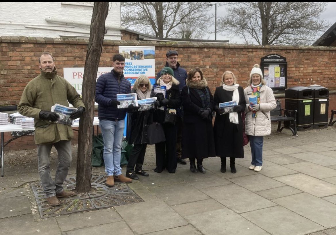 Successful street stall in Pershore this morning for @hbaldwin and @JohnPaulCampion #ToryDoorstep @Conservatives