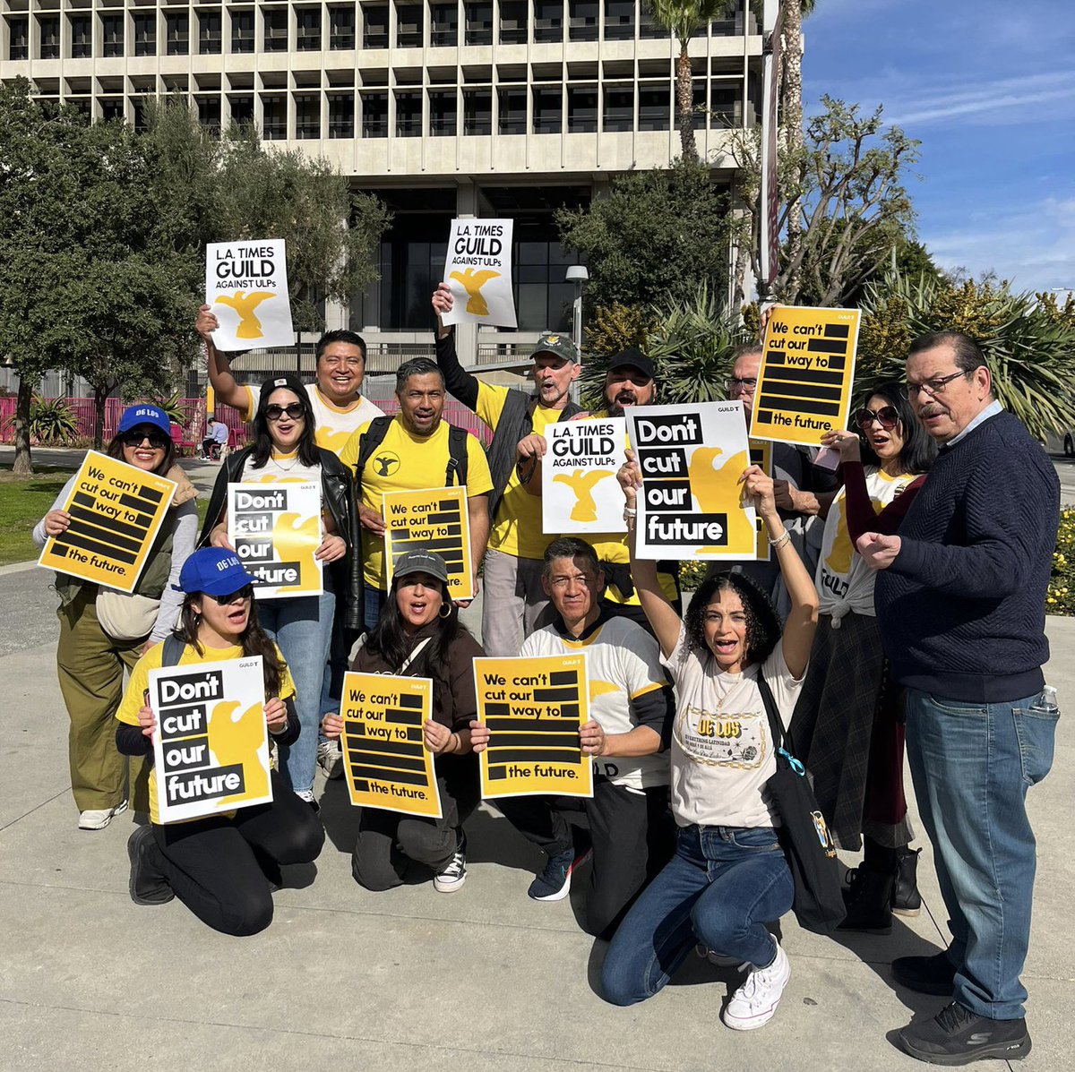 ¡Sí se puede!
Yes, we can!

De Los + LAT en Español 💪🏾💪🏾
#SomosLAT <a href="/latguild/">L.A. Times Guild 🦅</a>