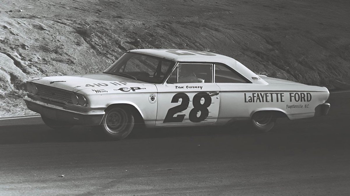 Dan Gurney won the 1963 Riverside 500 61 years ago today. 🏁 It was his first career Grand National (Cup) series win. #HolmanMoody 🏁