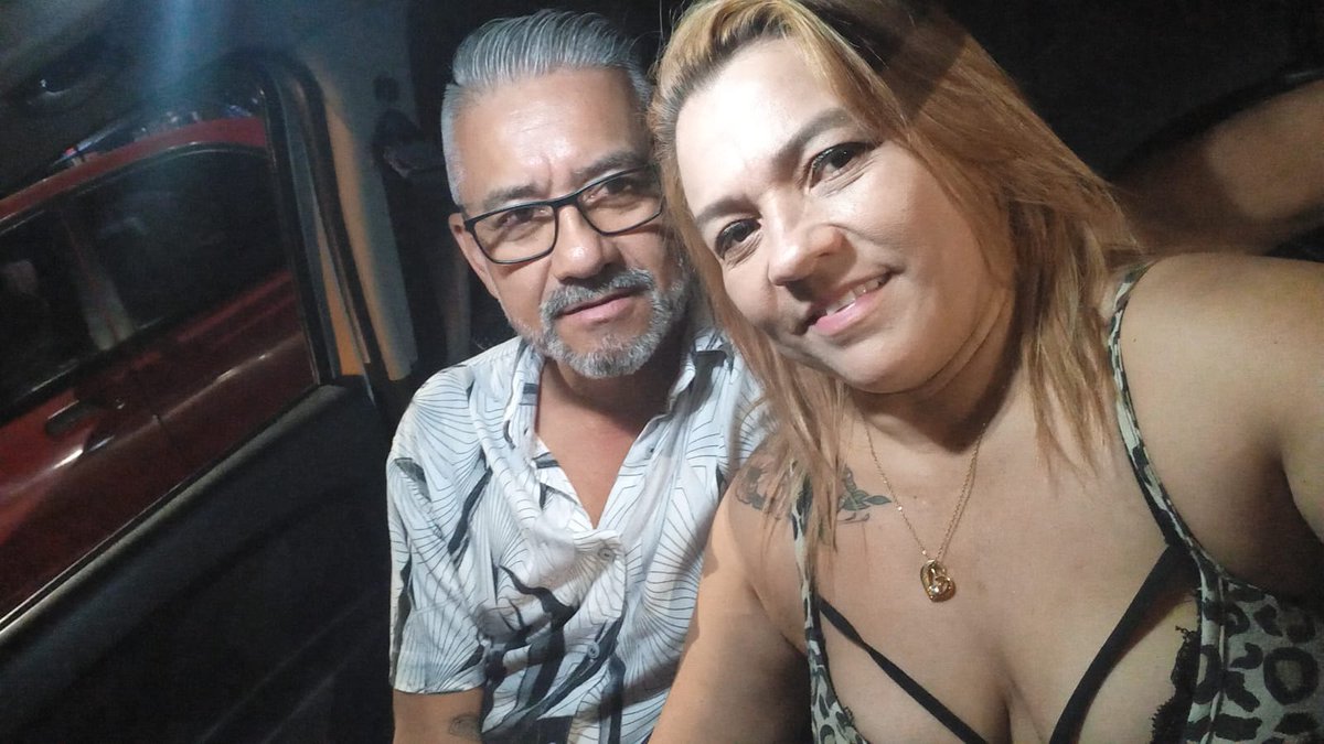 hern81653's tweet photo. una con nuestro amigos pareja super https://t.co/Z9sM2vvahP