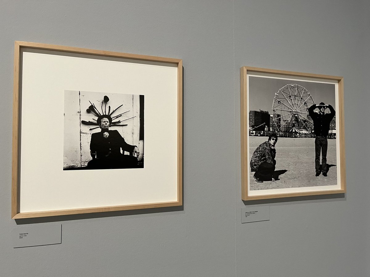 Dubbelmono's tweet photo. Net zoveel mood als mode: mooie, grote selectie meer en minder bekende Anton Corbijn-foto’s. #cobramuseum #antoncorbijn https://t.co/W6l2FJFwz3