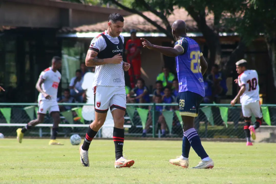 Portuguesa_FC's tweet photo. 🙌🏻⚽ • El día de hoy enfrentamos en un compromiso amistoso a CD Hermanos Colmenárez.

🏁 Resultado: (6-3)
⚽ Franklin González (2), Richard Blanco, Diego Echeverri (2) y Santiago De Sousa.

#PortuguesaFC | #Pretemporada2024 https://t.co/2Hwyd1hwIU