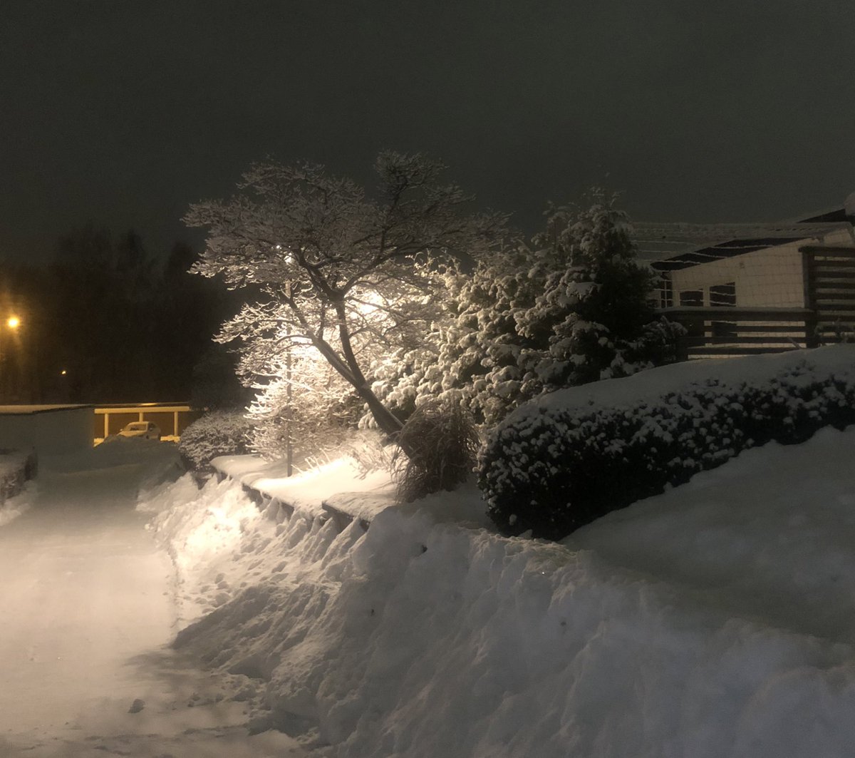 Det är vackert och oskuldsfullt ute, ungefär som det är i toppen av tabellen i div2 Sydväst!