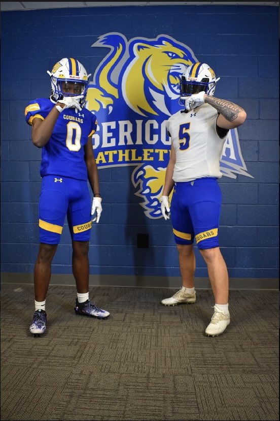 coachporterWR's tweet photo. Successful weekend on the road for my guys! Signing day will be a good one for sure. More visits on the way…🚗💨🟢🟡 https://t.co/t7KTDxmRgC