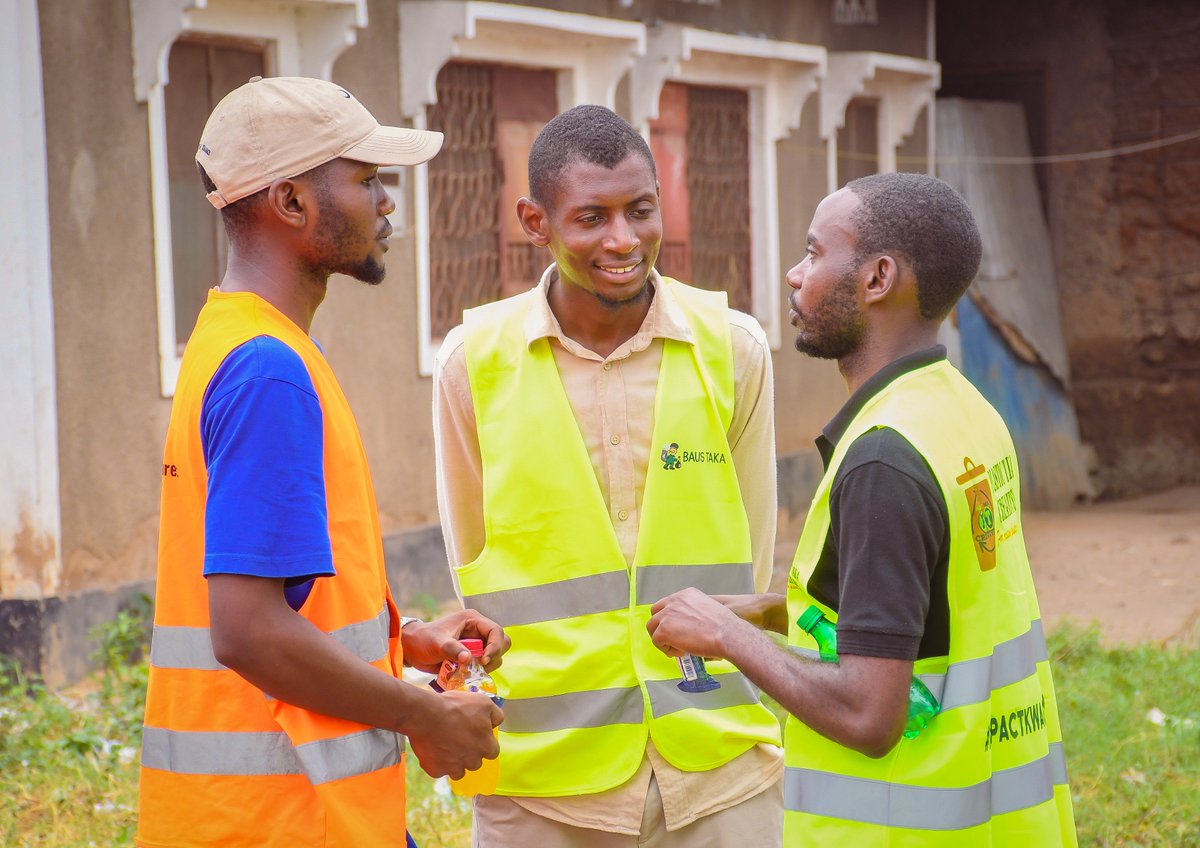 ArafatMukasa's tweet photo. What an exciting milestone this was! Wishing you more wins. Key message: Keep building coz its the only way of rebooting the global economy to then create jobs, especially for women and youth. https://t.co/bHAGfigqYM