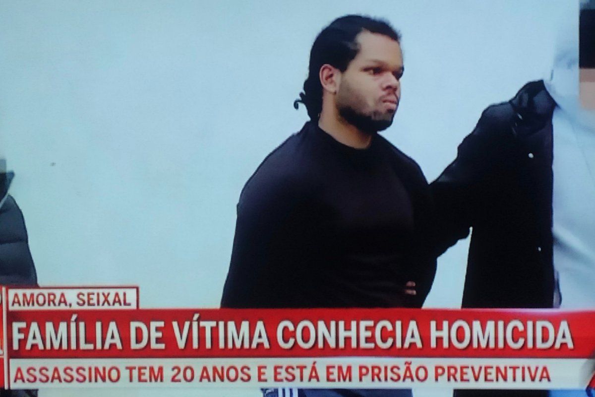 O duplo homicida do Seixal vivia no Bairro da Jamaica, não trabalhava e era capaz de matar caso não conseguisse roubar. 
Mais uma valorosa adição à civilização que nos veio enriquecer culturalmente e "ajudar" no lucro da Segurança Social.