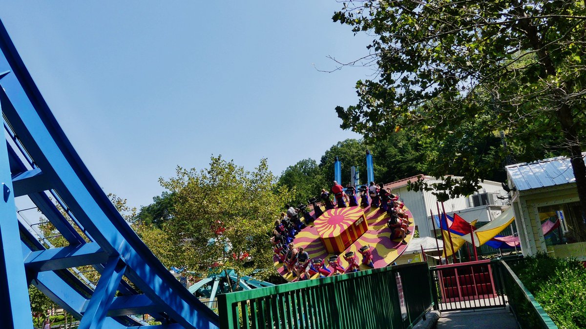 DollywoodP's tweet photo. One of my favorites! #DizzyDisk @Dollywood #SpinMe https://t.co/6gd1AqhseO