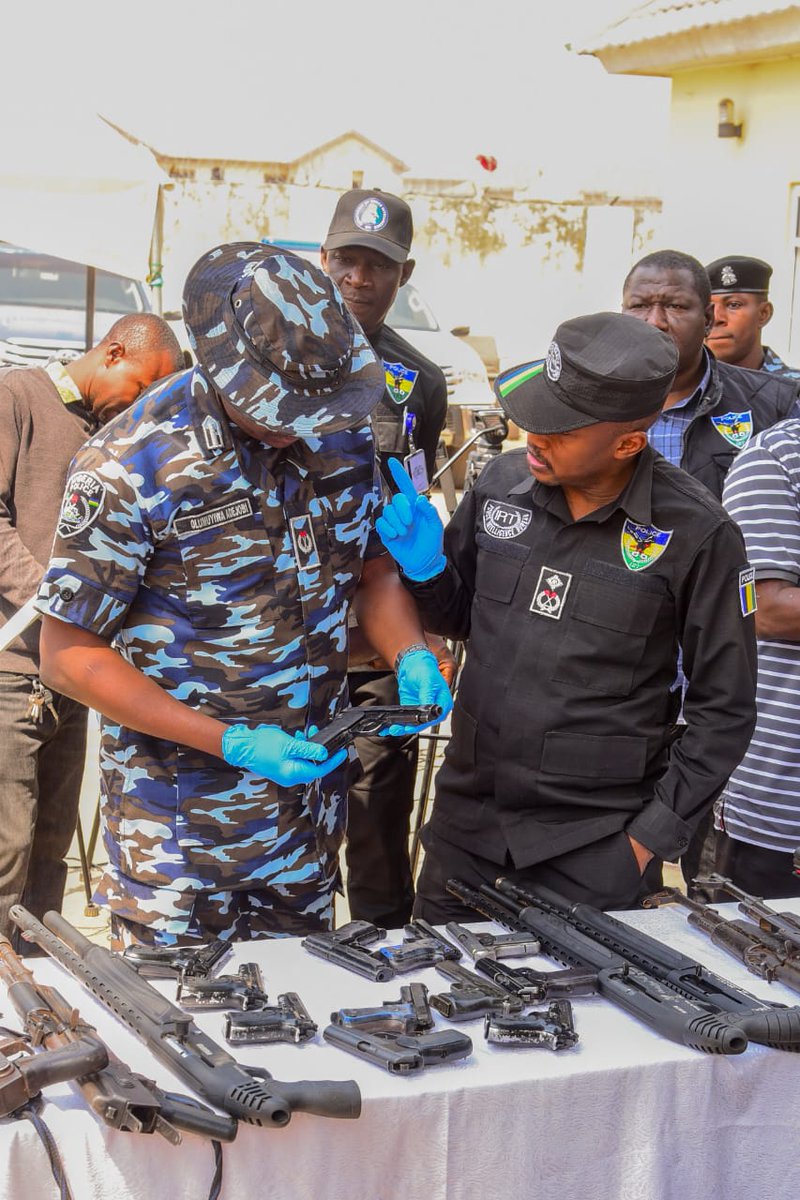 BREAKING: Nigerian Police Arrest Three Kidnappers In Abuja, 16 Other Suspects, Recover Sophisticated Firearms | Sahara Reporters bit.ly/42mVZux