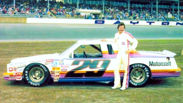 2⃣9⃣ days until the #Daytona500 🏁 Tim Richmond - 1982