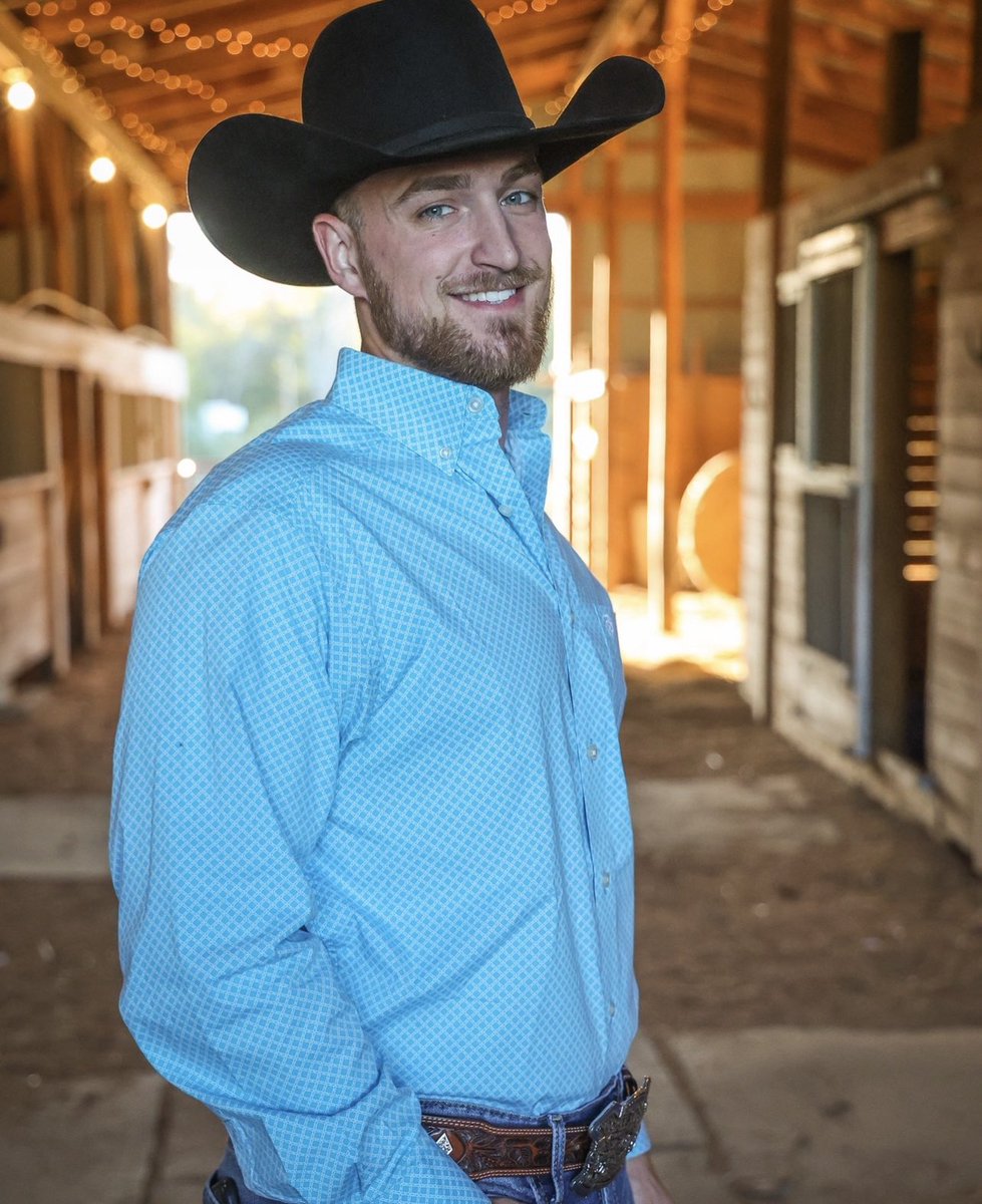 man in underwear tweet media