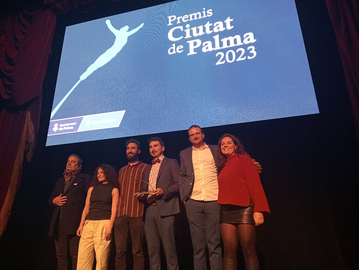 EL PREMI CIUTAT DE PALMA MARGALUZ D’ARTS ESCÈNIQUES és per a Bad moon,  d’Hèctor Daniel Seoane.
<a href="/ciamigrants/">Migrants</a> <a href="/ajuntpalma/">Ajuntament de Palma</a> @javibonetd <a href="/ajuntpalma/">Ajuntament de Palma</a> <a href="/Gomezdlacuesta/">Gómezdelacuesta</a>