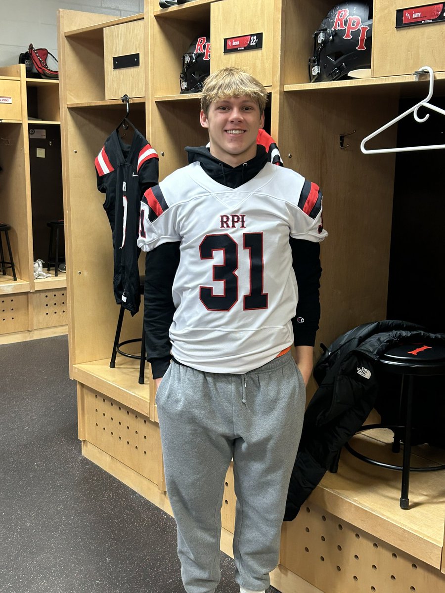 Had a great time yesterday with <a href="/RPIFootball/">RPI Football</a> taking my second official visit! Thank you <a href="/CoachBarbieri/">Rob Barbieri</a> and <a href="/CoachRI/">Ralph Isernia</a> for having me up!!