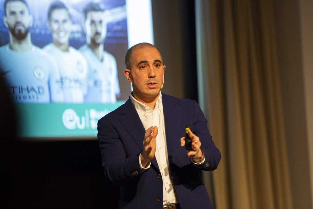 SCCR_212's tweet photo. 🚨 Omar Berrada est le nouveau CEO de Manchester United ! 

Il aura un contrôle total sur le business et le football du club mythique ! 

FIERTÉ 🇲🇦 https://t.co/wj88MAG0I3