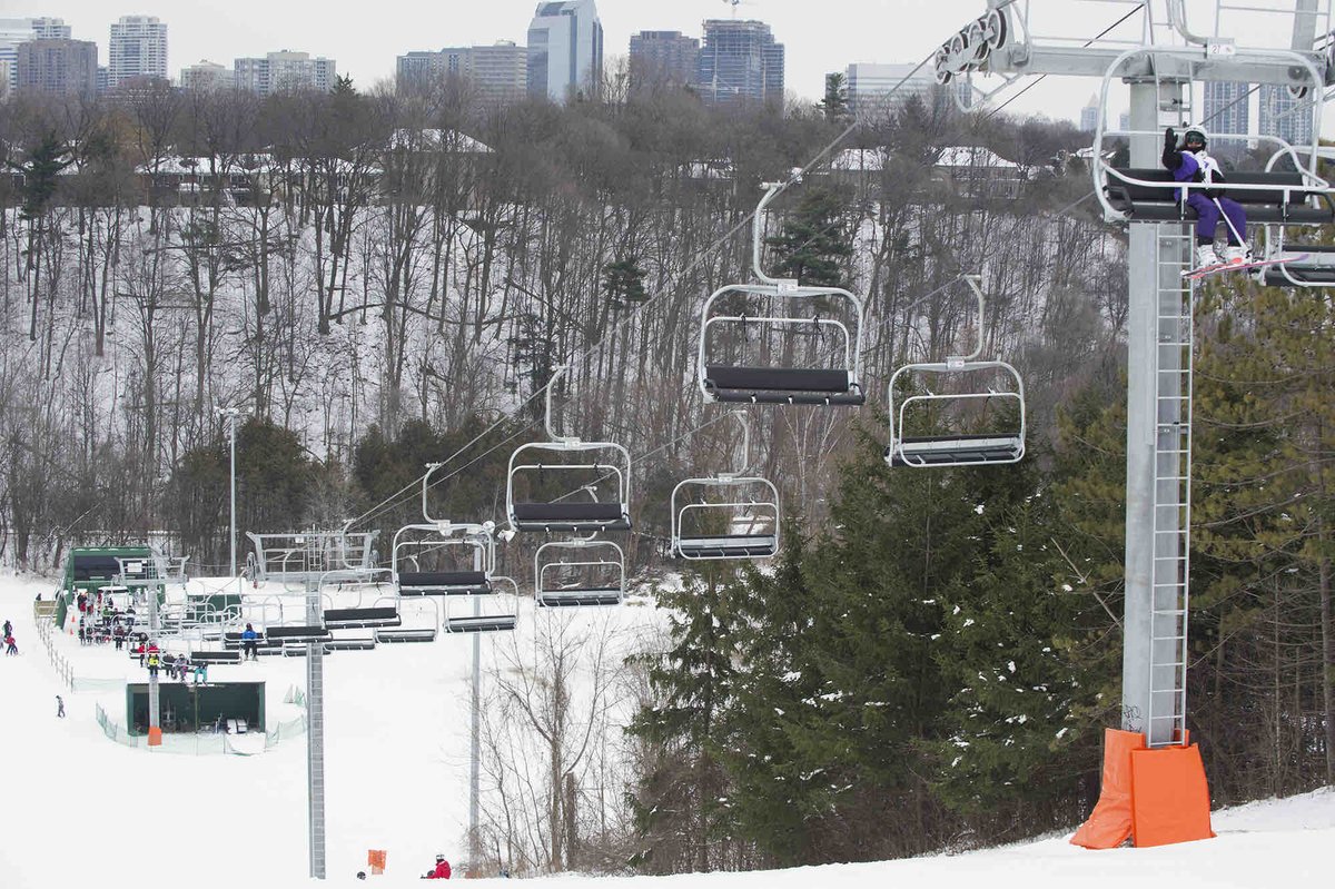 🏂❄️ Get ready for winter fun at Earl Bales Ski and Snowboard Centre! Opening tomorrow with beginner and main hills. Check toronto.ca/ski for updates. Helmets recommended for all and required for lessons. More info at toronto.ca/welcomeTOwinter #SkiToronto #WinterAdventures