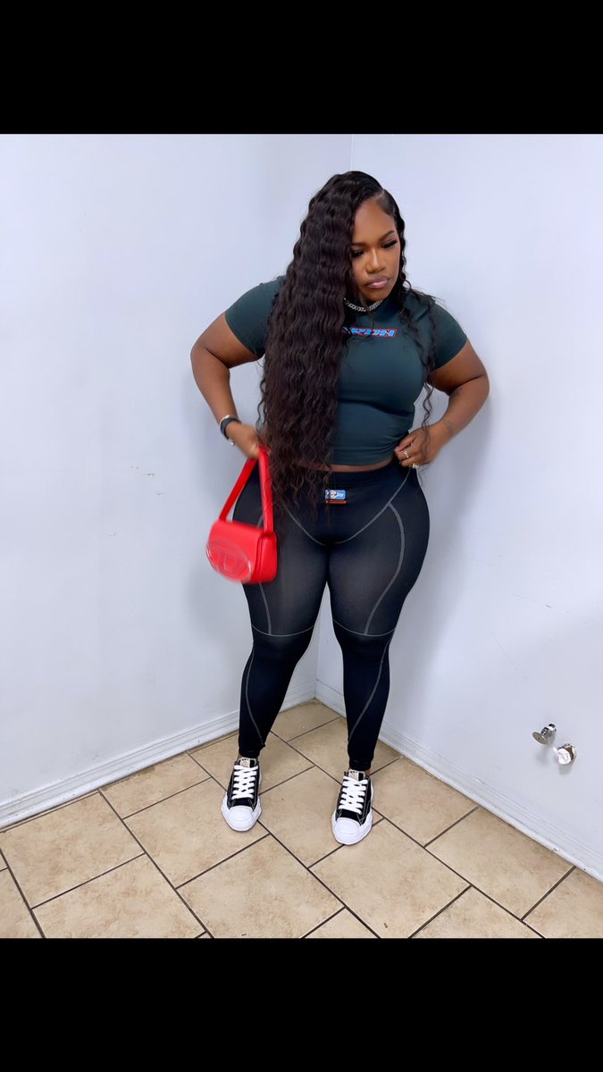 ILive_ForFashio's tweet photo. Like To Pop It If I Put It On 🥶❤️ https://t.co/tr0krBZIes
