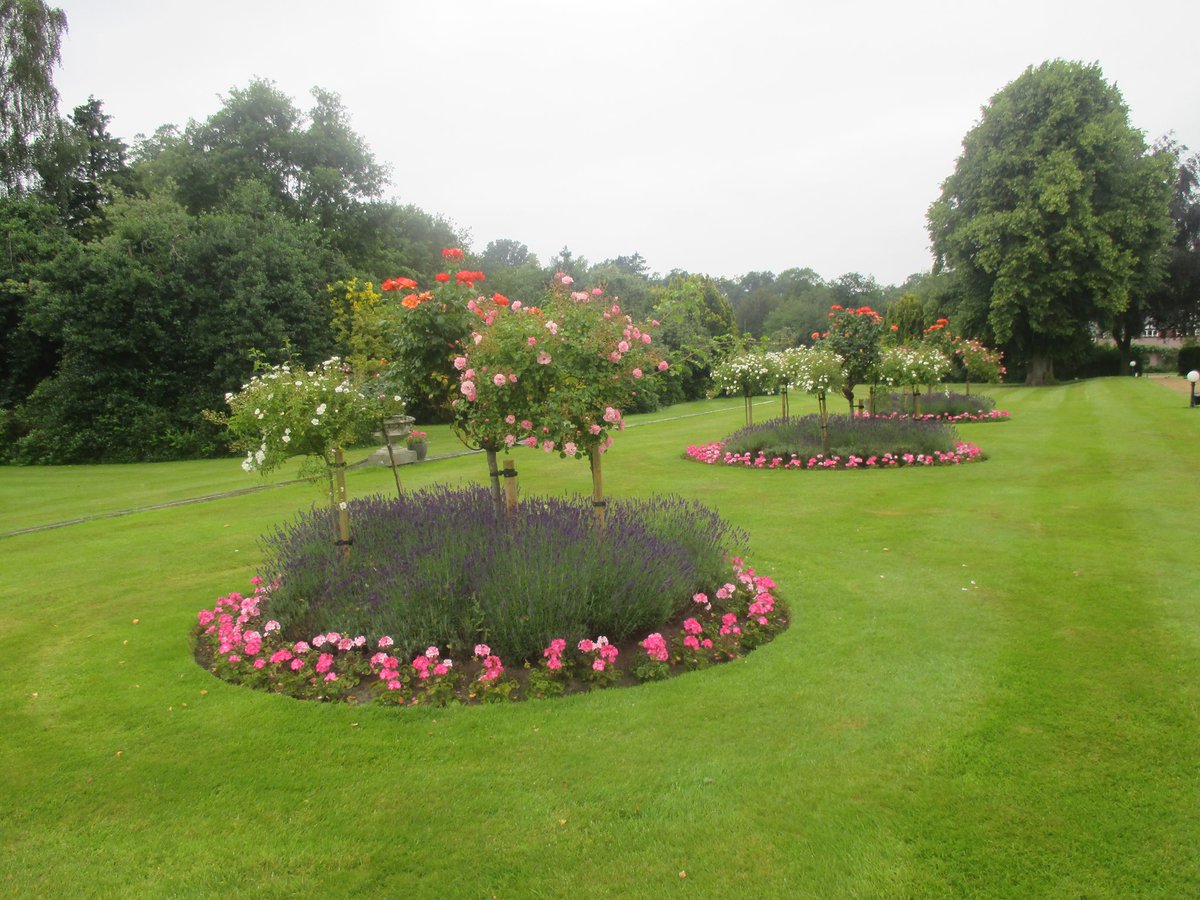 AGSTeam22's tweet photo. Professional Grounds / Private garden maintenance throughout #CHESHIRE https://t.co/kilykOek5w