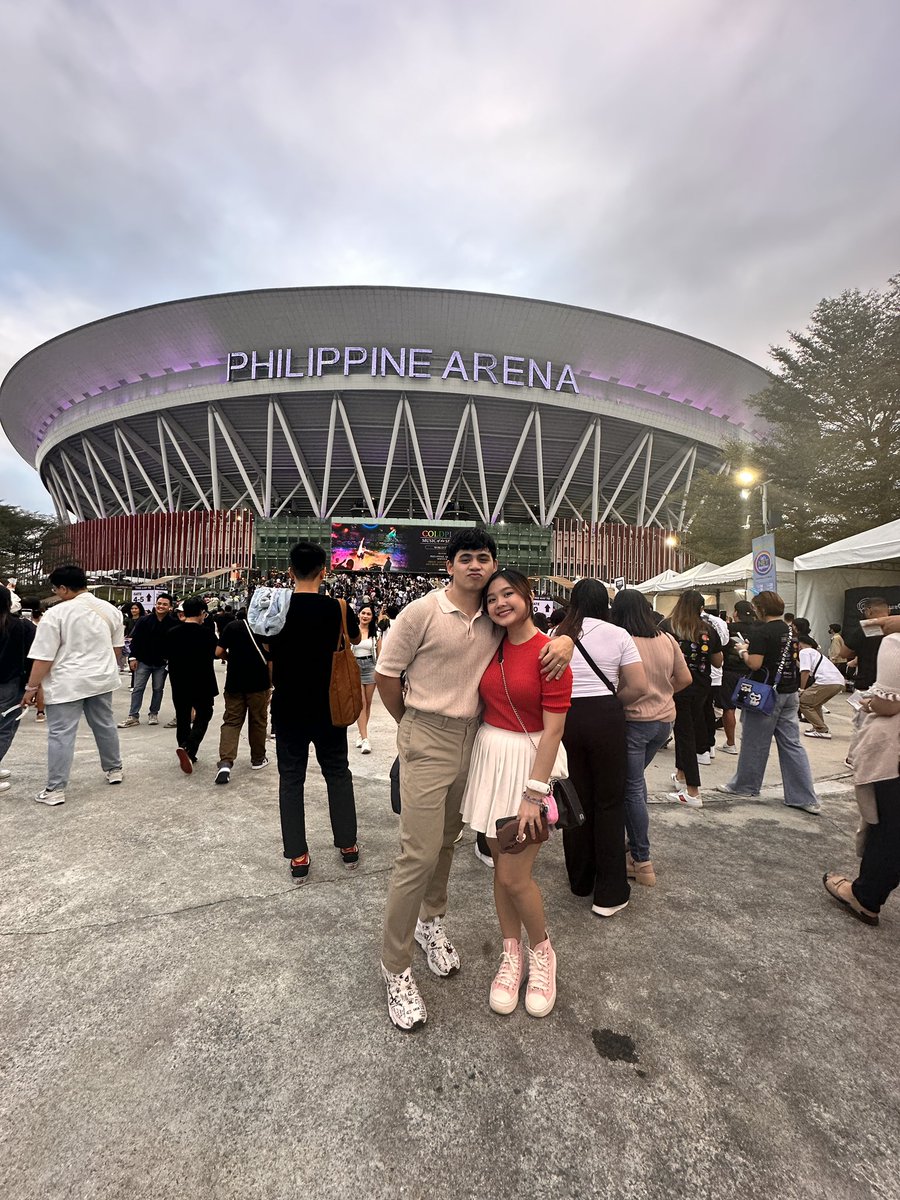 lilisaye's tweet photo. Glad to experience this amazing moment in this lifetime with you, my universe. 🫶🏻 @_Dreikun https://t.co/FzxPeOHgbi