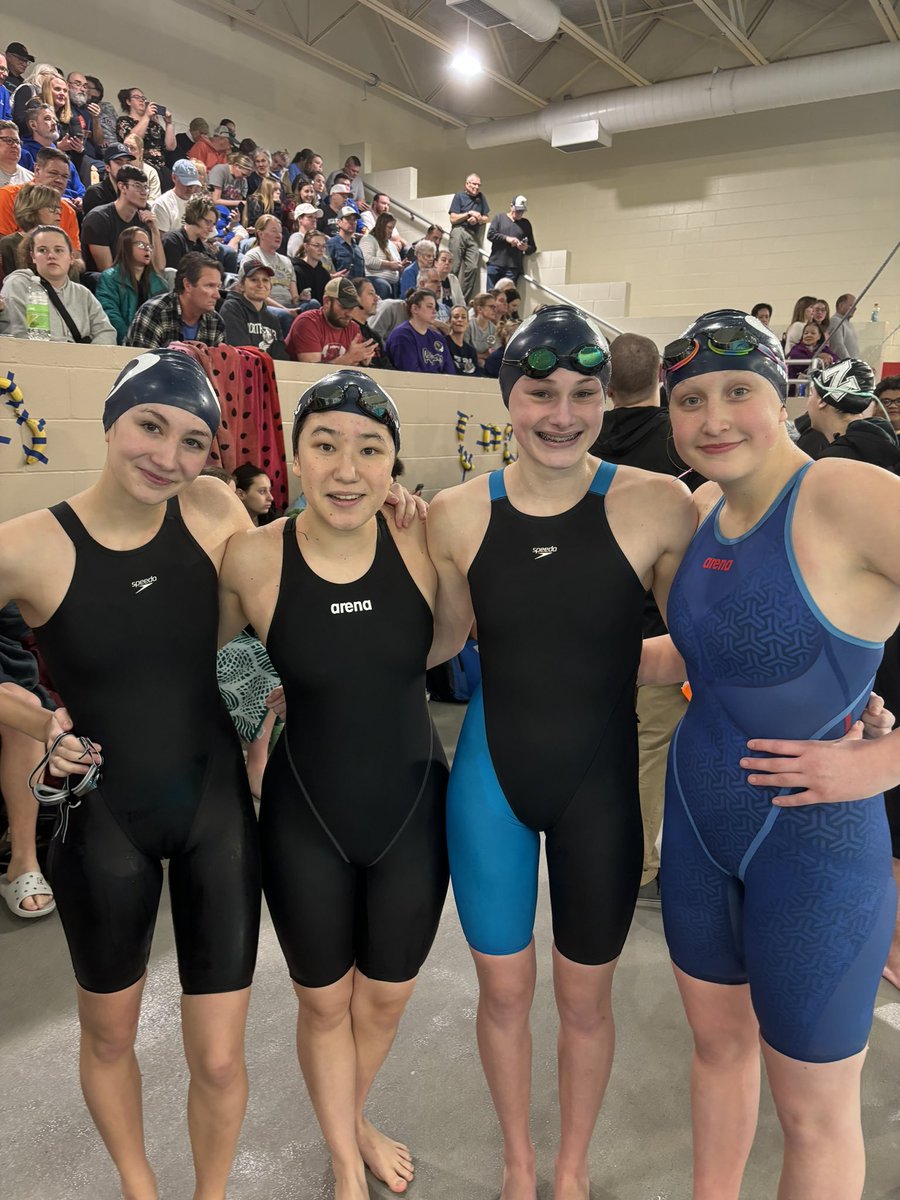 Rainy, Lauren, Mai, and Amelia qualify for the state in the 200 free relay!🐊