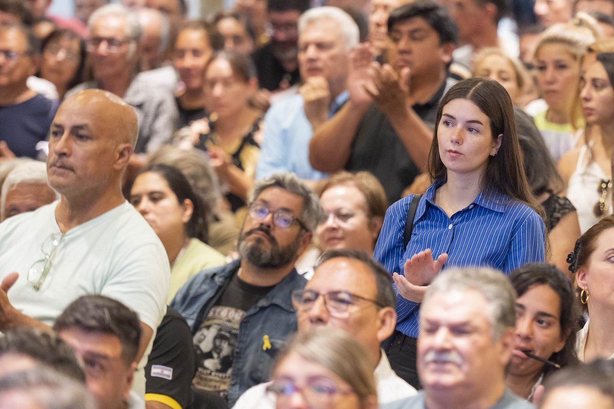 GobernadorSL's tweet photo. Este sábado presentamos el Programa de Fortalecimiento Institucional de las ONG's de la Provincia de San Luis. 

En muchas cosas tenemos que trabajar junto a las ONG's. El Estado tiene que apuntalarlas y convocarlas para que participen en las temáticas que les competen. https://t.co/h1L9dRD5Bg