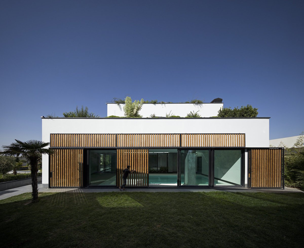 Arqenblanco's tweet photo. Villa Hannah - Eade Va Ejra
Imagen: Mohammad Hasan Ettefagh
________________________________
#eadevaejra #mohammadhasanettefagh #hashtgerd #iran #arquitecturaurani #arquitecturaenblanco #arquitectura #proyecto #archdaily #architecturehunter #architecture #archlover #arch https://t.co/tSkR2VHgL4