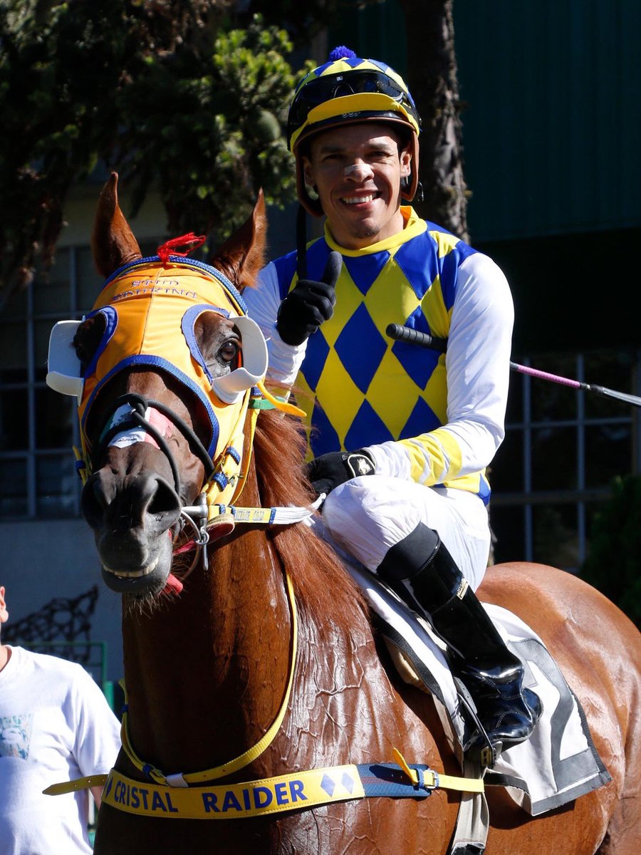 luis_rojas89's tweet photo. Ante todo debo darles las gracias a dios todo poderoso en la 2semana de mi regreso a la pista ya sumo mi primer clásico handicap libre uno más en mi carrera gracias señor por tu bendición y gracias a todo los que me apoyaron en el momento de la tormenta 🇻🇪👏🏻vamos pa encima 💪🏻 https://t.co/faPCHzLI2n
